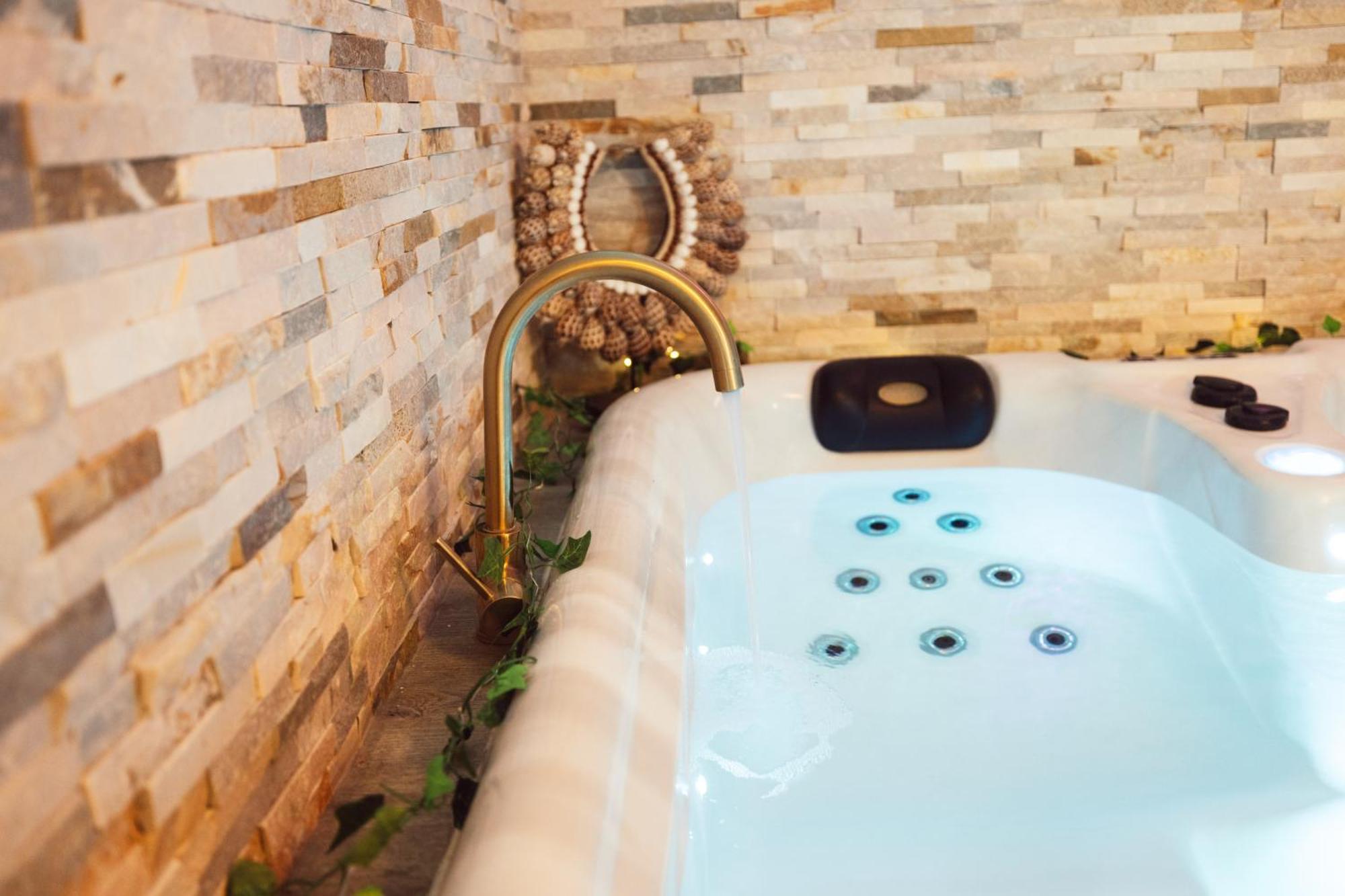 Suite And Spa La Perla Bianca Grabels Exteriör bild