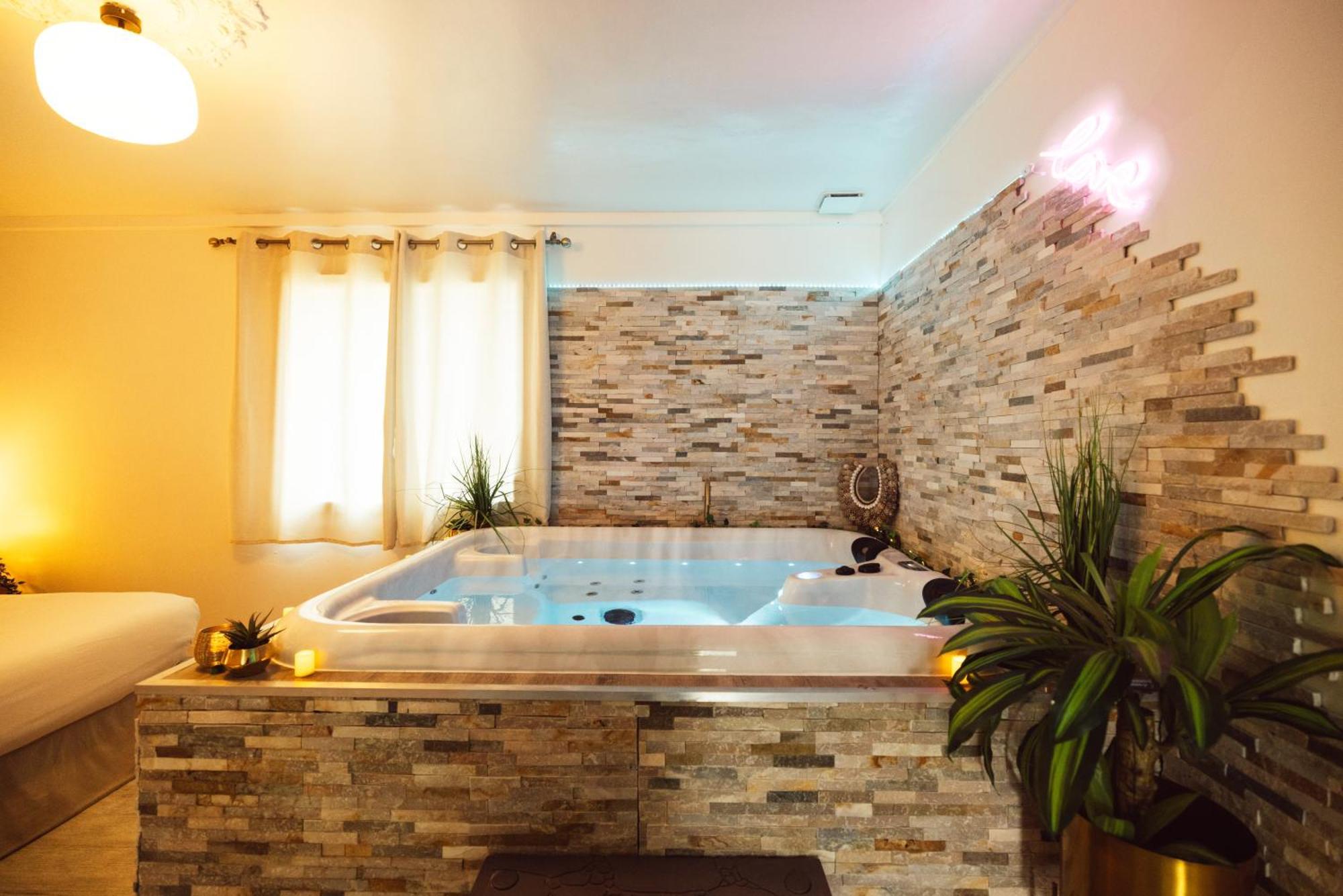 Suite And Spa La Perla Bianca Grabels Exteriör bild