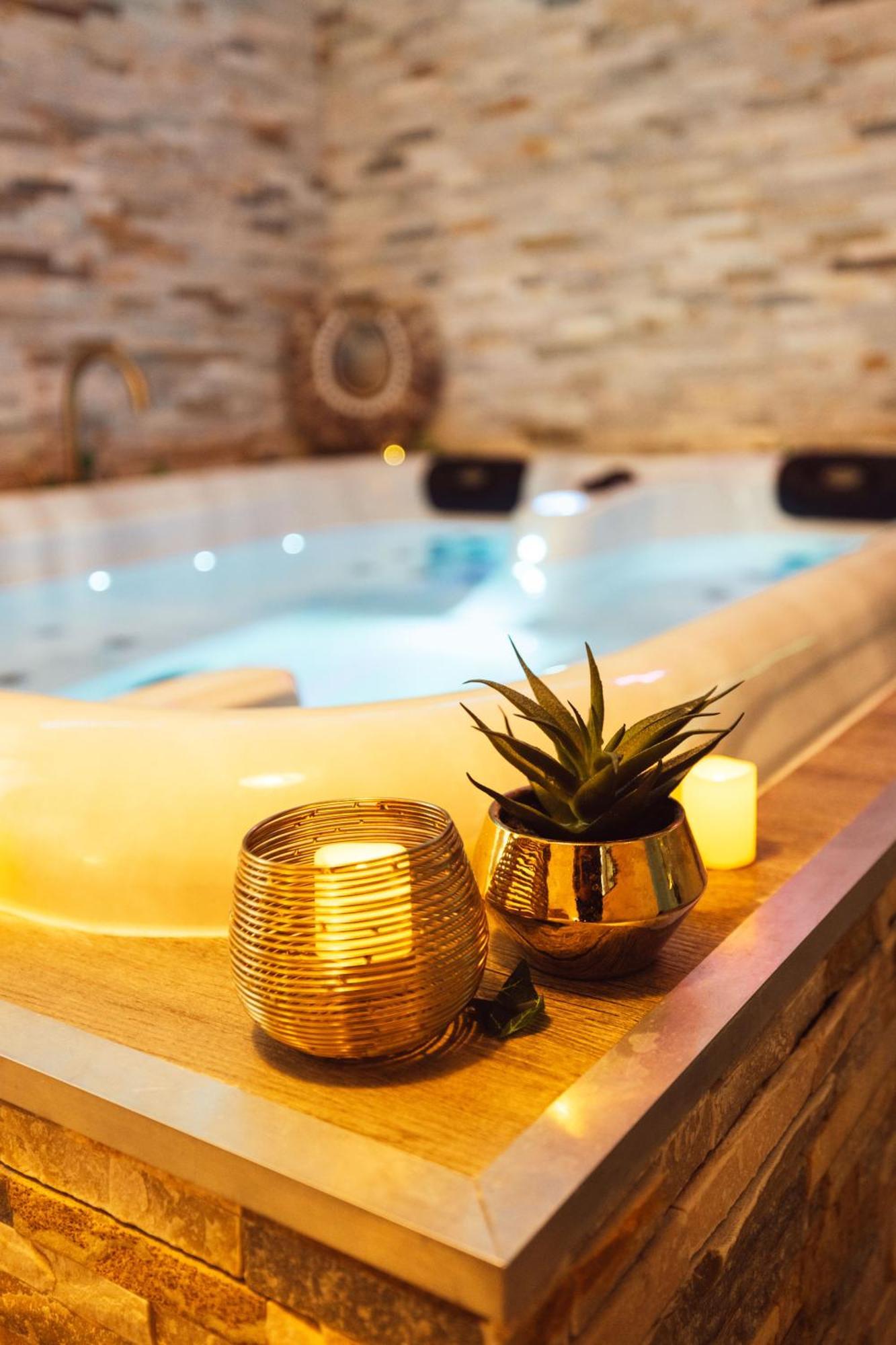 Suite And Spa La Perla Bianca Grabels Exteriör bild